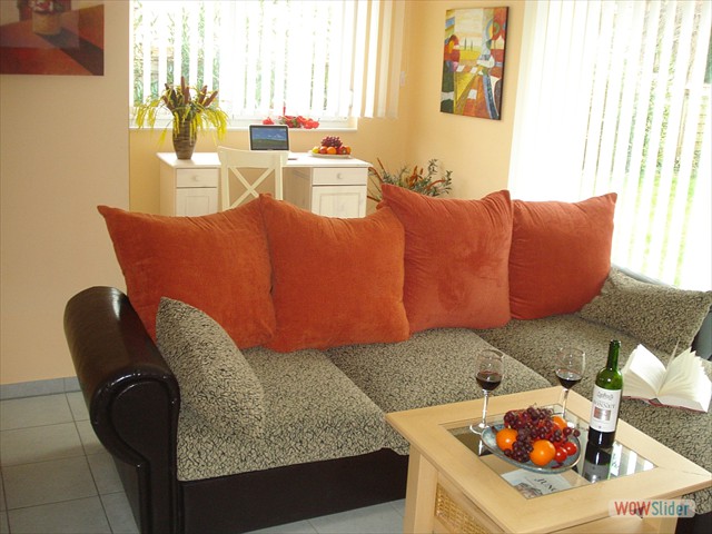 sitzecke, gedeckter tisch