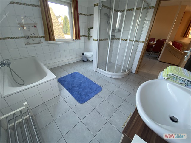 bad mit wanne und dusche